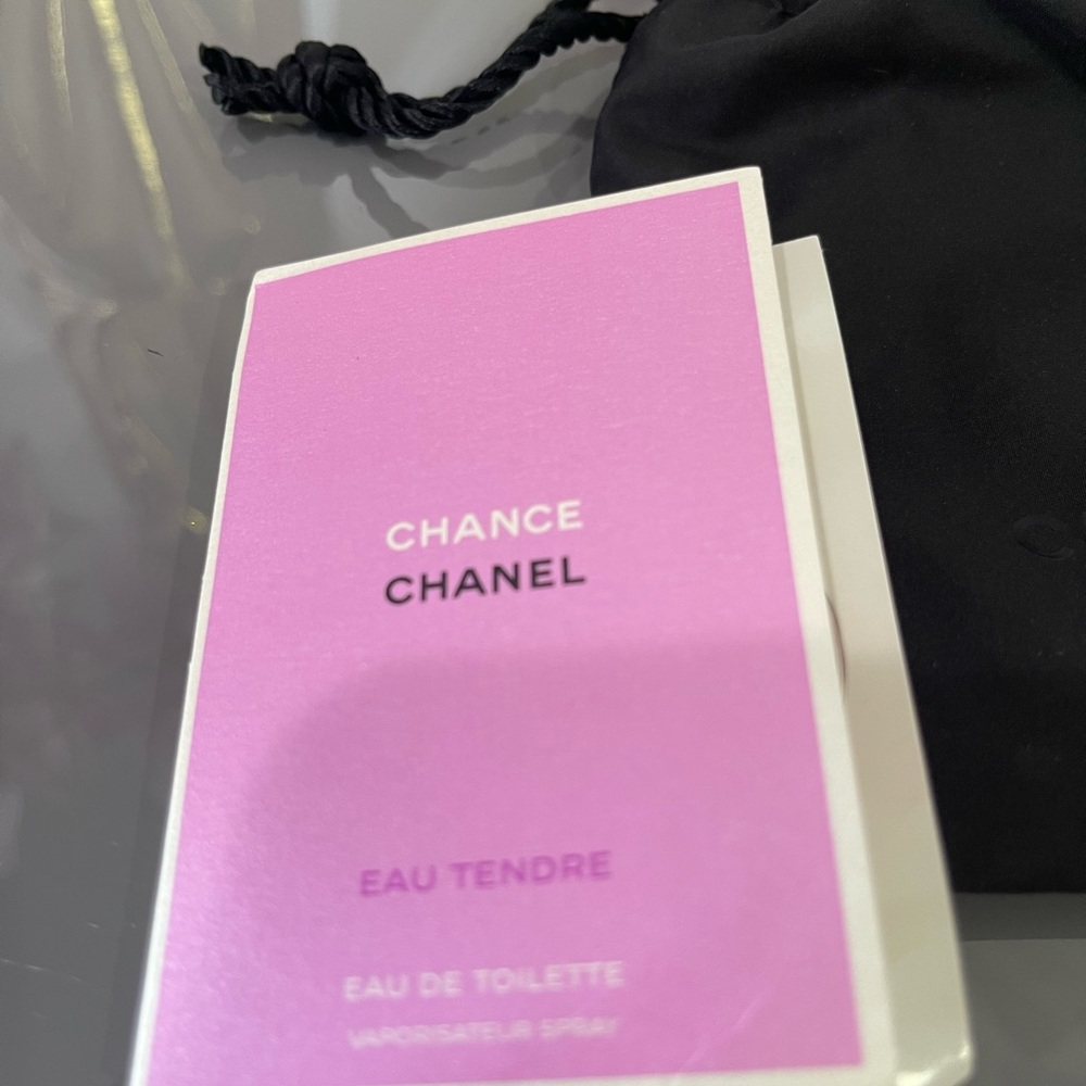 Authentic Chanel beauty nylon drawstring bag with samples - Picture 3 of 5